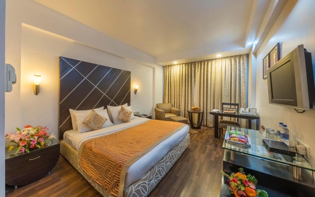 Hotel Hindusthan International, Бхубанешвар Екстер'єр фото