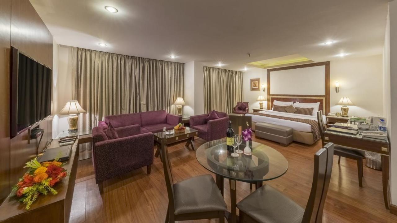 Hotel Hindusthan International, Бхубанешвар Екстер'єр фото
