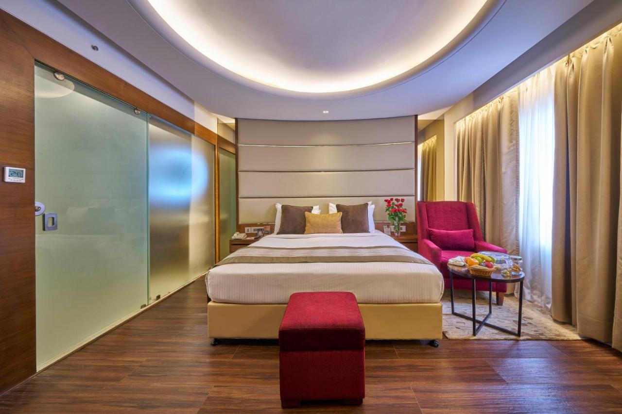 Hotel Hindusthan International, Бхубанешвар Екстер'єр фото