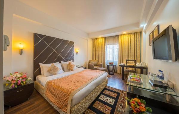 Hotel Hindusthan International, Бхубанешвар Екстер'єр фото